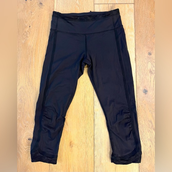 lululemon athletica Pants - Lululemon Capri black crop leggings 4